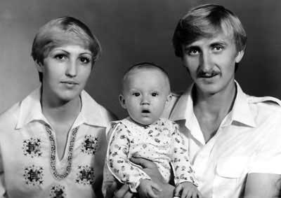 Сергей Ножкиин с женой и сыном. Краснодар-1983